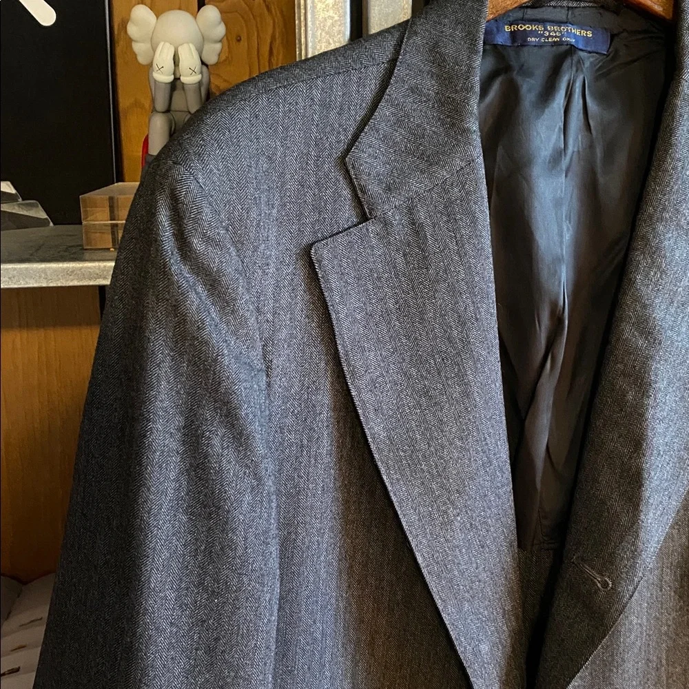 Brooks Brothers Charcoal Herringbone full Suit jacket and slacks 43 ML